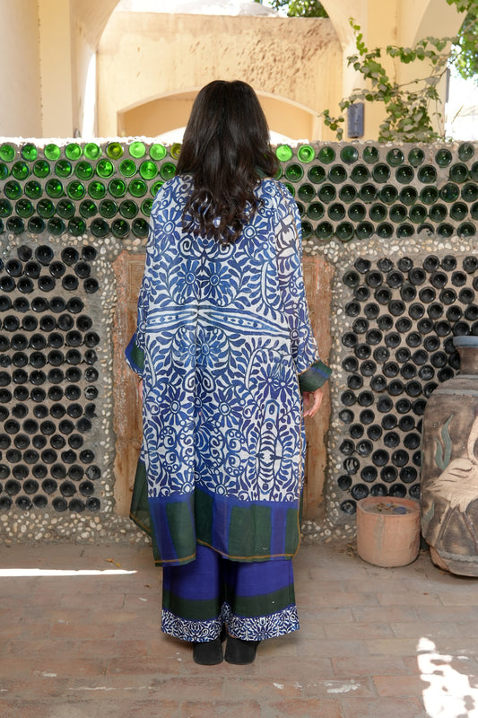Blue pottery kimono